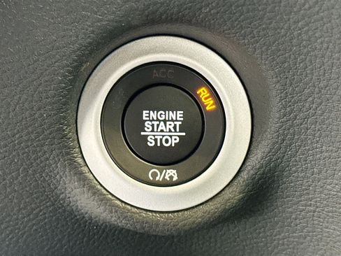 New 2026 Chrysler Pacifica Limited image 10