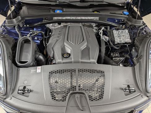 New 2026 Porsche Macan AWD/4WD image 26