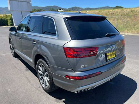 Used 2018 Audi Q7 3.0T Premium Plus w/ Premium Plus Package AWD/4WD image 8