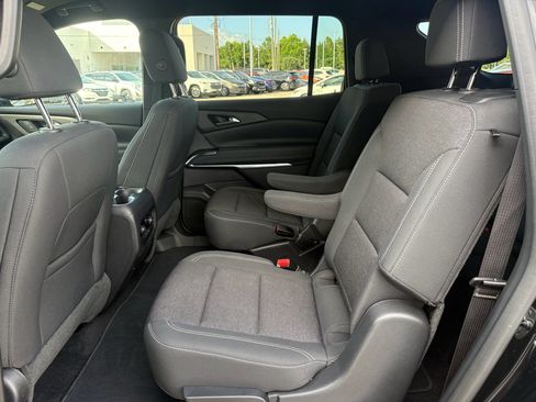 Used 2025 Chevrolet Traverse LT w/ Driver Confidence Package FWD image 29