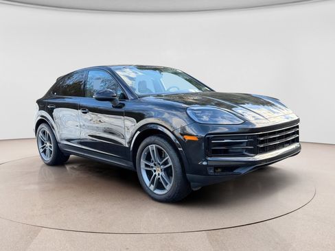 Used 2024 Porsche Cayenne Coupe AWD/4WD image 3