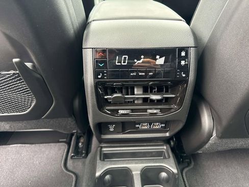 New 2025 Jeep Grand Cherokee L Limited w/ Luxury Tech Group II image 15
