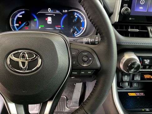 Used 2022 Toyota RAV4 XSE AWD/4WD image 12