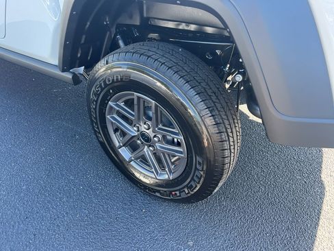 New 2025 Jeep Gladiator Sport image 8