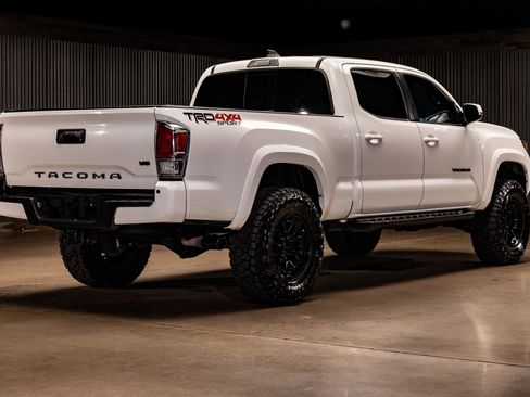 Used 2022 Toyota Tacoma TRD Sport image 10