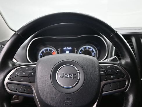 Used 2021 Jeep Cherokee Latitude Plus AWD/4WD image 14
