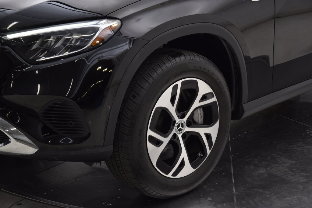 Certified 2025 Mercedes-Benz GLC 350e 4MATIC image 11