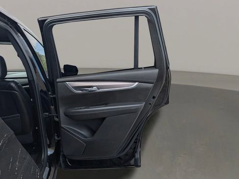 Used 2021 Cadillac XT6 Luxury w/ LPO, Floor Liner Package AWD/4WD image 18