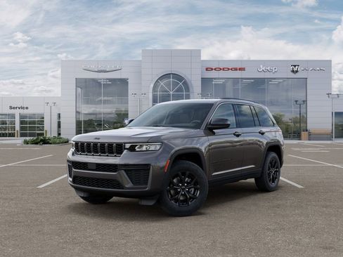 New 2026 Jeep Grand Cherokee Altitude image 1