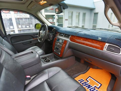 Used 2013 Chevrolet Avalanche LT AWD/4WD image 22