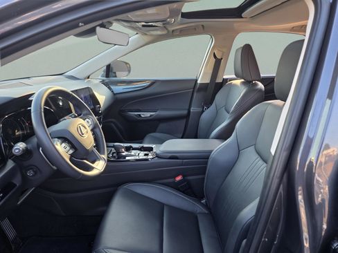 Used 2025 Lexus NX 250 NX 250 Premium w/ Towing Package (2000 Lbs) image 10