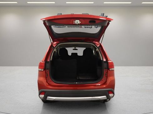 Used 2016 Mitsubishi Outlander SE AWD/4WD image 15