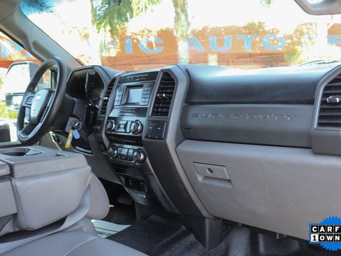 Used 2017 Ford F450 XL w/ Power Equipment Group image 29