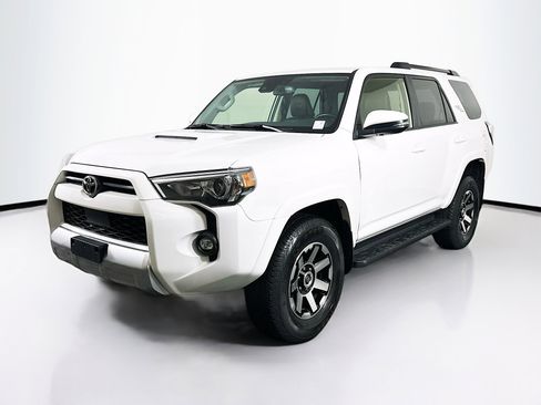 Used 2024 Toyota 4Runner TRD Off-Road Premium image 3
