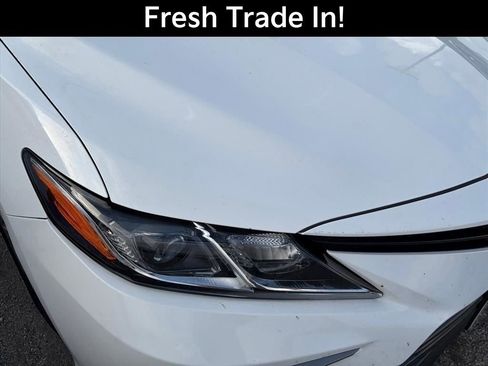 Used 2022 Toyota Camry LE image 5