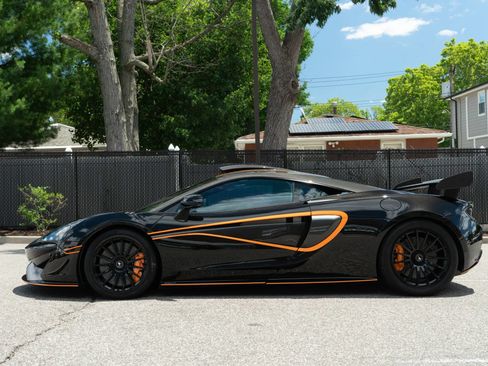 Used 2020 McLaren 620R RWD image 23