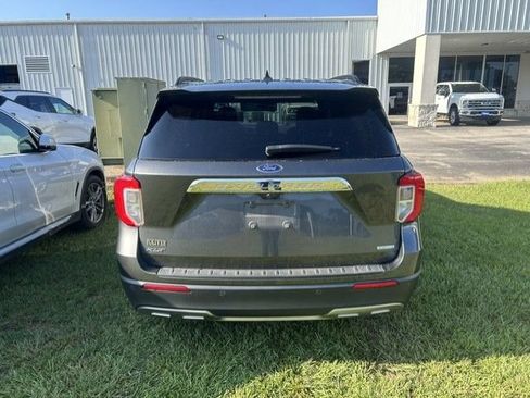 Used 2020 Ford Explorer XLT w/ Equipment Group 202A RWD image 4