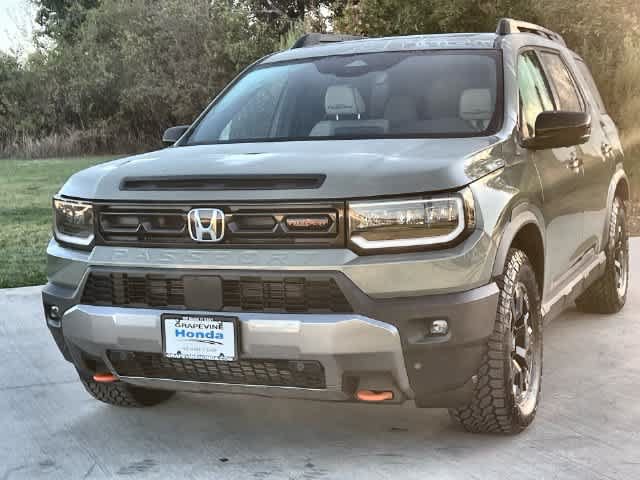 Used 2026 Honda Passport TrailSport Elite image 2