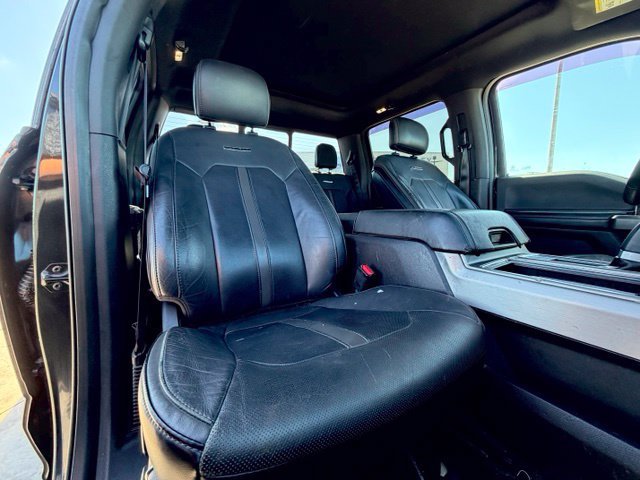 Used 2015 Ford F150 Platinum w/ Equipment Group 701A Luxury AWD/4WD image 8