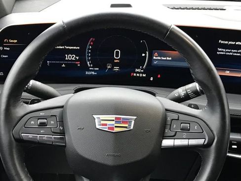 Certified 2025 Cadillac XT4 Premium Luxury image 9