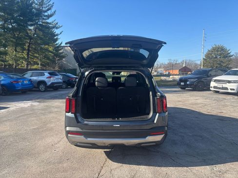 Used 2024 Kia Sorento S image 29