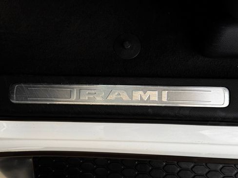 Used 2020 RAM 1500 Laramie AWD/4WD image 23