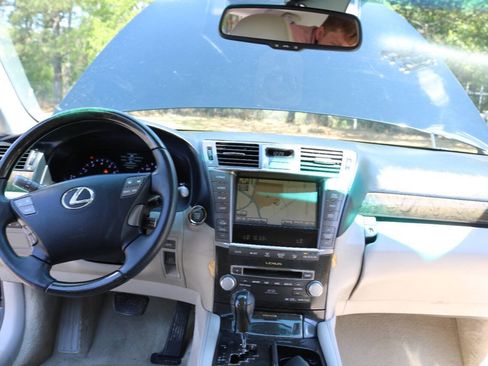 Used 2010 Lexus LS 460 image 90