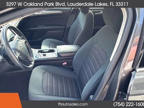 Used 2020 Ford Fusion SE image 22