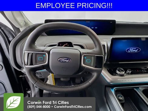 New 2026 Ford Expedition Max Platinum w/ Driver's Package AWD/4WD image 8
