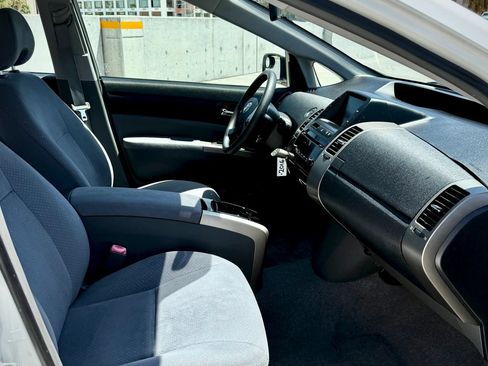 Used 2007 Toyota Prius FWD image 48