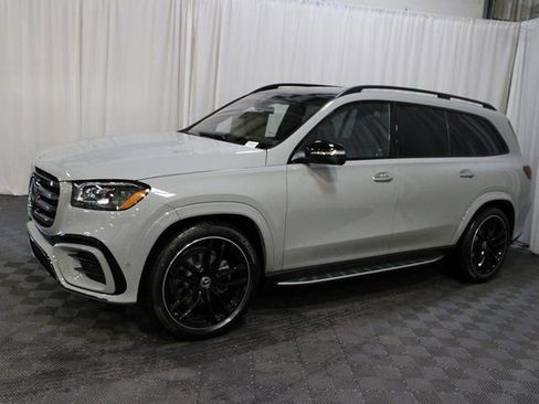 New 2026 Mercedes-Benz GLS 580 4MATIC image 3