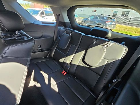 Used 2022 Ford Explorer XLT w/ Equipment Group 202A image 11