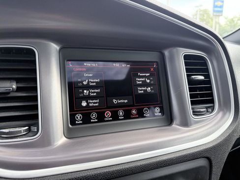 Used 2021 Dodge Charger SXT w/ Leather Interior Group RWD image 4
