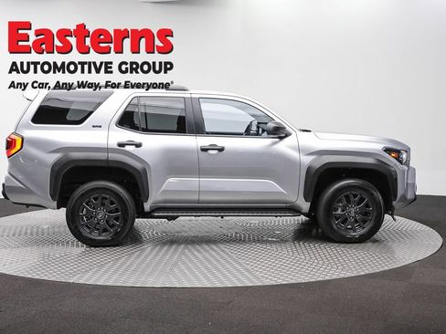 Used 2025 Toyota 4Runner SR5 AWD/4WD image 4