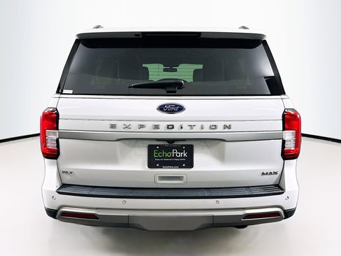 Used 2024 Ford Expedition Max XLT image 7