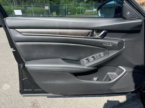 Used 2020 Honda Accord EX-L image 16
