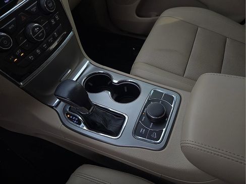 Used 2020 Jeep Grand Cherokee Limited w/ Luxury Group II image 20