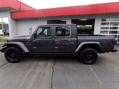 Used 2021 Jeep Gladiator Sport image 6