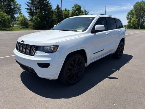 Used 2019 Jeep Grand Cherokee Altitude AWD/4WD image 1