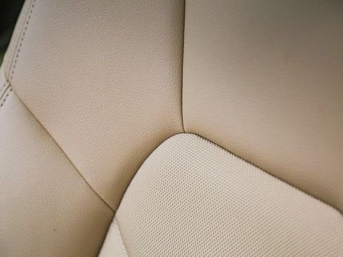 Certified 2023 Porsche Macan AWD/4WD image 26