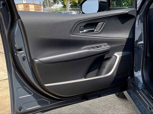 New 2025 Toyota Prius Plug-In Hybrid image 10