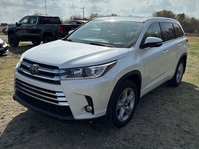 Used 2017 Toyota Highlander Limited w/ Carpet Mat Package