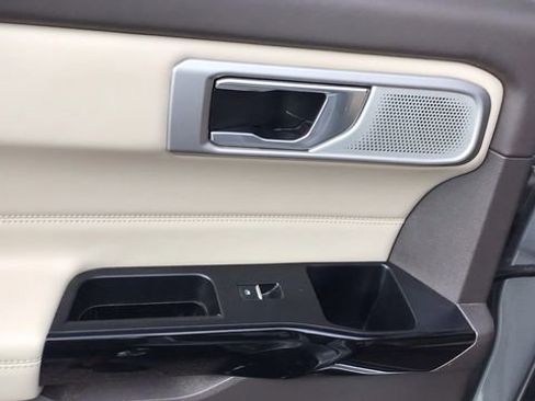 Certified 2021 Ford Explorer Platinum w/ Equipment Group 601A image 16