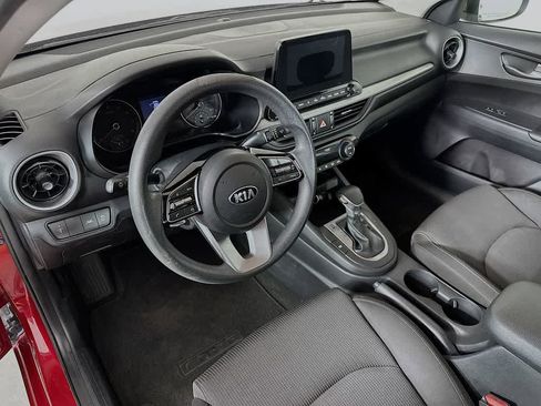 Used 2019 Kia Forte LXS FWD image 2