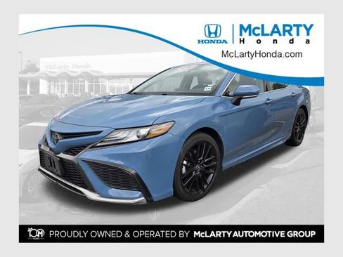 Used 2023 Toyota Camry XSE FWD image 1
