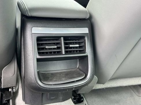 Used 2014 Chevrolet Impala LT w/ Convenience Package FWD image 16