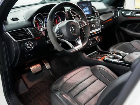 Used 2018 Mercedes-Benz GLE 63 AMG 4MATIC w/ Premium 3 Package image 9