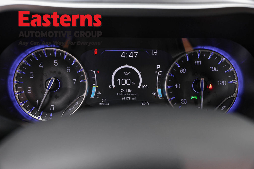 Used 2023 Chrysler Pacifica Touring-L w/ S Appearance Package FWD image 19