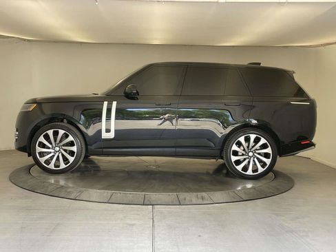 Used 2023 Land Rover Range Rover Autobiography AWD/4WD image 2