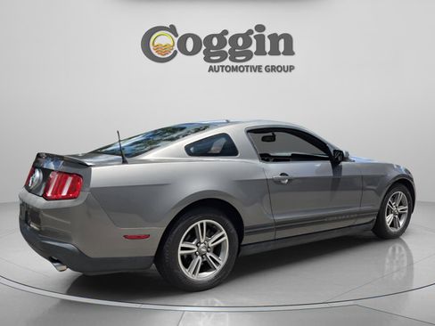 Used 2011 Ford Mustang Premium w/ Comfort Pkg RWD image 5
